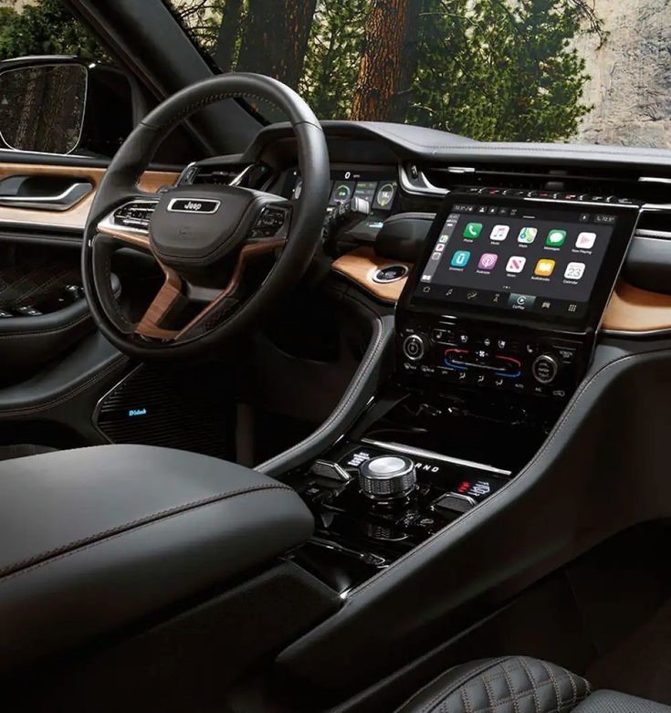 Jeep Grand Cherokee Overland Gallery Image